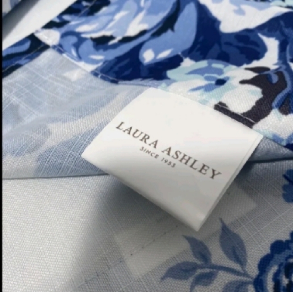 2 pc LAURA ASHLEY Drapes - 36Wx84L each - Picture 7 of 12